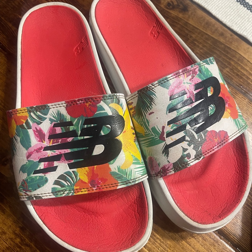 Women’s new balance 200 v1 floral slides